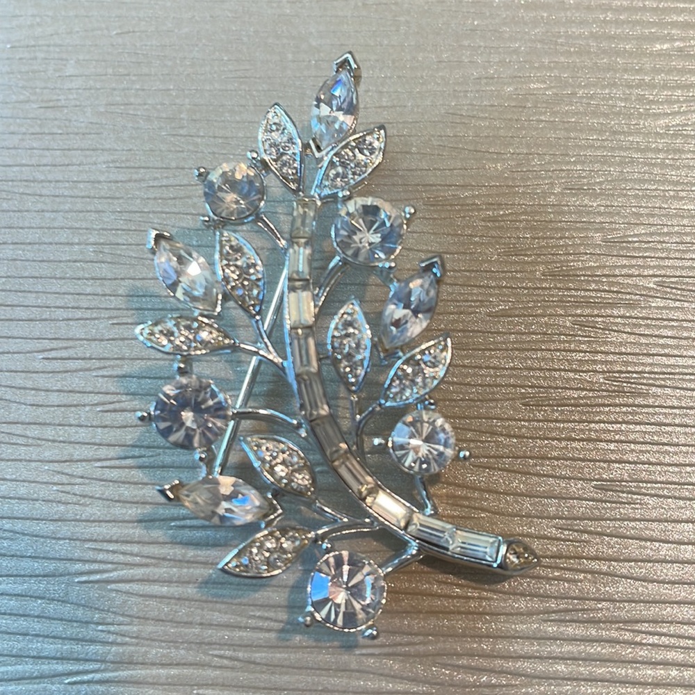 Vintage Lisner Rhinestone Set - Picture 2 of 9